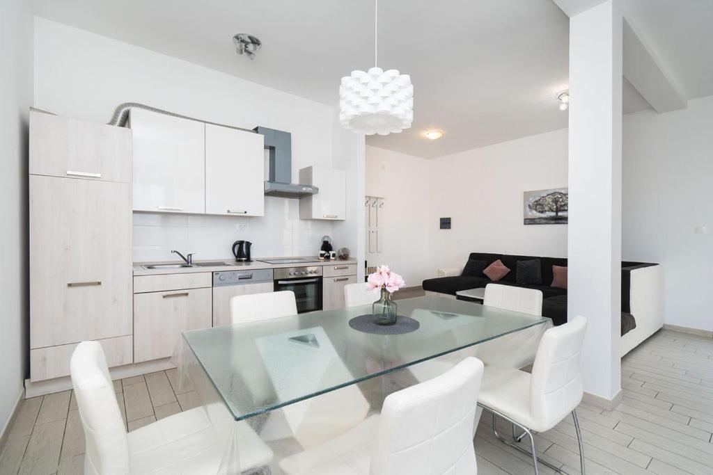 Apartments Grubisic - Sibenik - Parking Included ภายนอก รูปภาพ