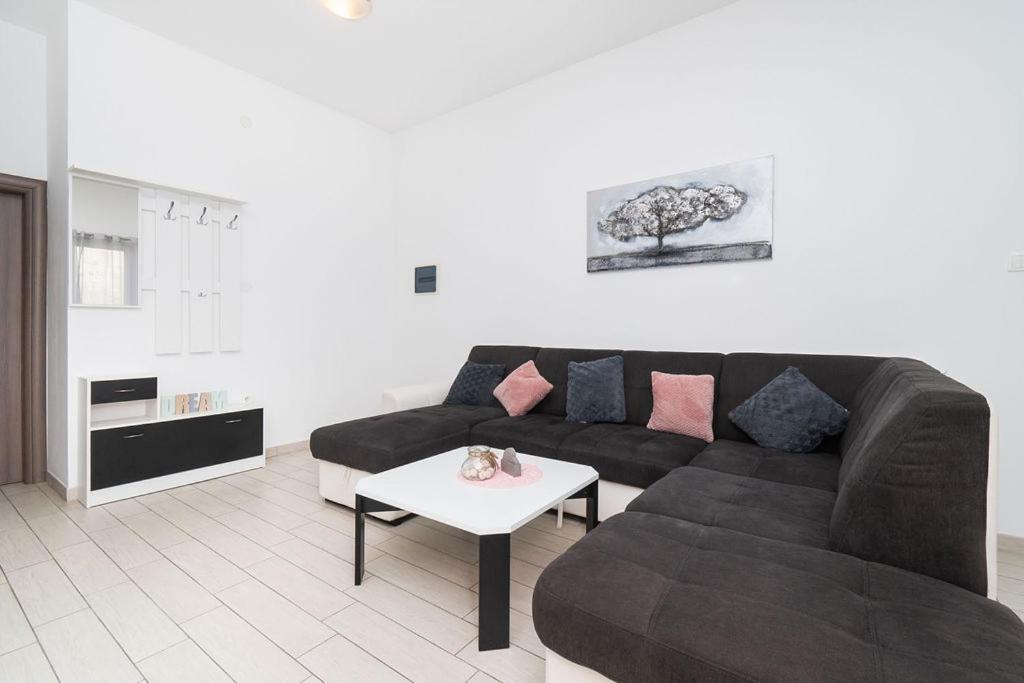 Apartments Grubisic - Sibenik - Parking Included ภายนอก รูปภาพ