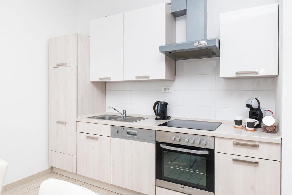 Apartments Grubisic - Sibenik - Parking Included ภายนอก รูปภาพ