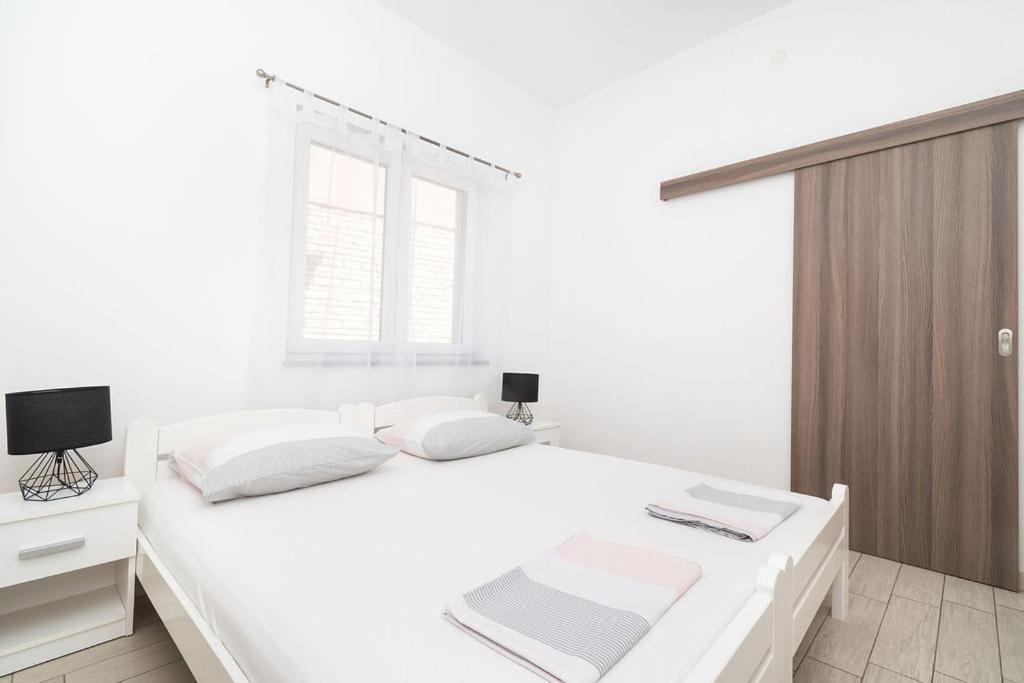 Apartments Grubisic - Sibenik - Parking Included ภายนอก รูปภาพ