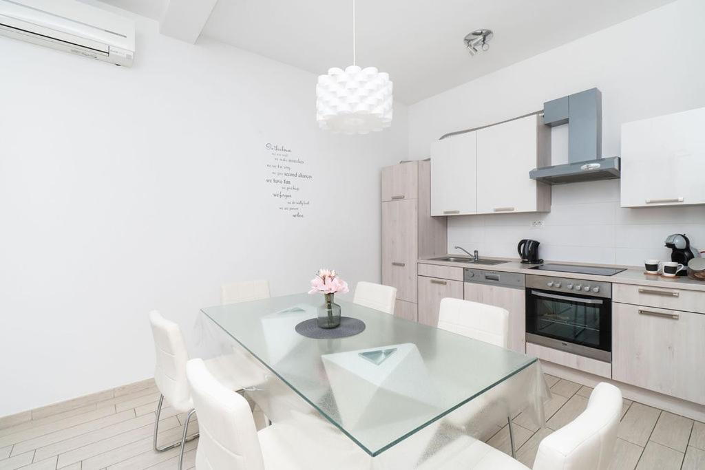 Apartments Grubisic - Sibenik - Parking Included ห้อง รูปภาพ